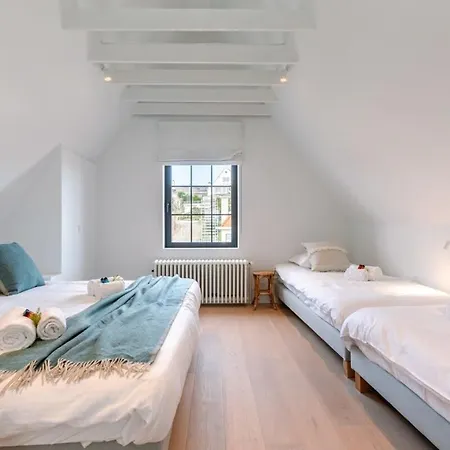 Huswell - Lovely New In By The Appartement